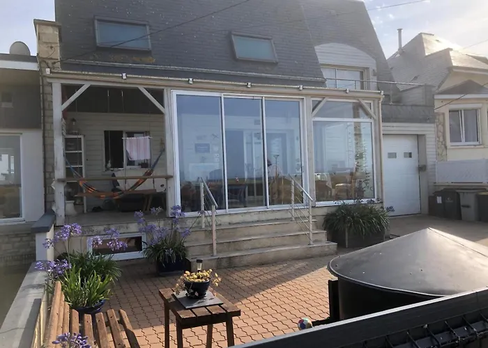 La Vague Salee Hermanville-sur-Mer