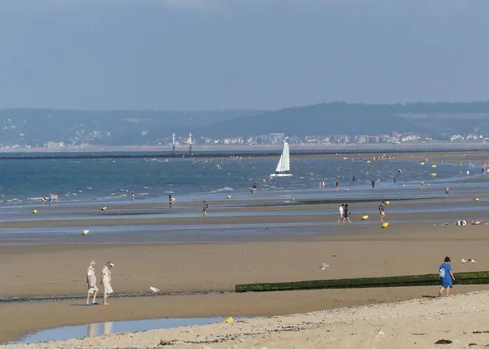 La Vague Salee Πανσιόν 3*